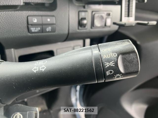 Nissan SERENA 2014-07 8661470-20