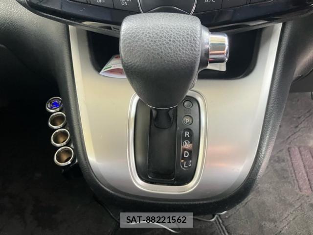 Nissan SERENA 2014-07 8661470-21