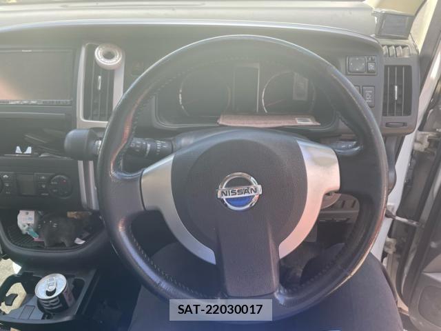 Nissan SERENA 2009-09 8666880-17
