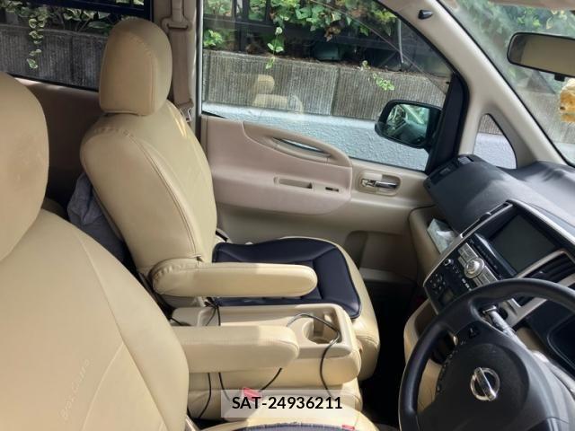 Nissan SERENA 2010-06 8661469-10