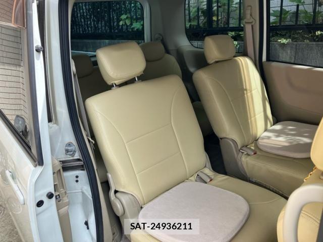Nissan SERENA 2010-06 8661469-8