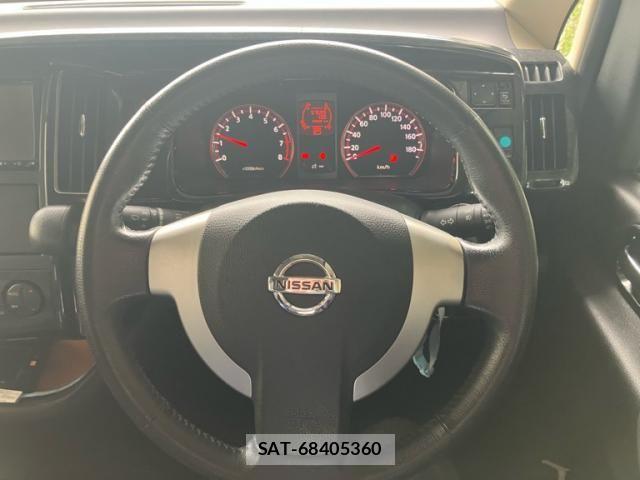 Nissan SERENA 2010-02 8661468-12