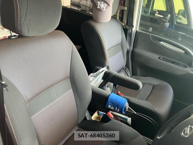 Nissan SERENA 2010-02 8661468-7