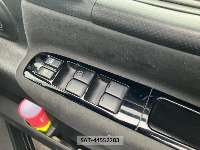 Nissan SERENA 2008-01 8661462-7