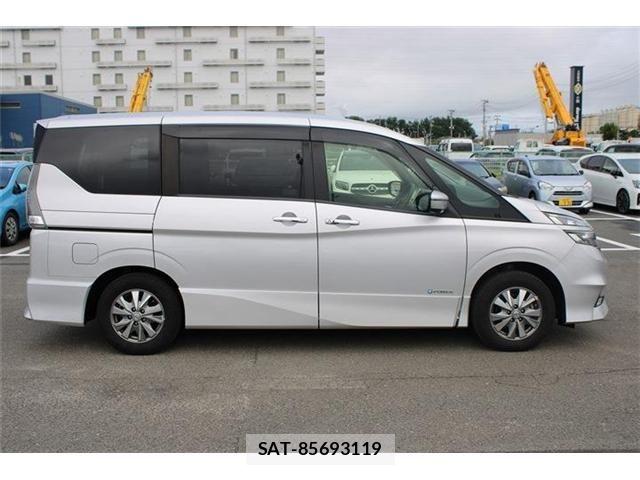Nissan SERENA 2018-05 8666875-9