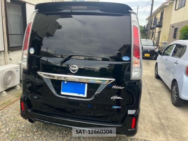 Nissan SERENA 2011-10 8661467-9