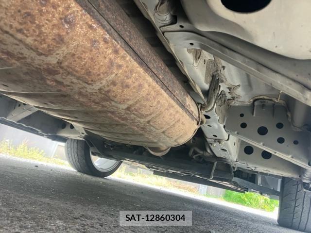 Nissan SERENA 2011-10 8661467-7