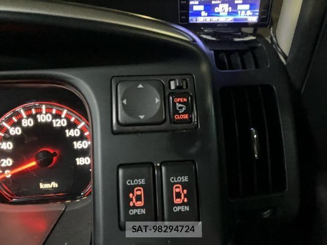 Nissan SERENA 2010-08 8666877-11