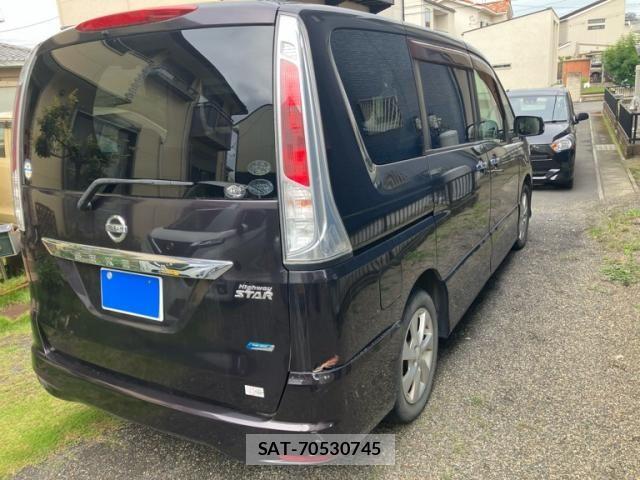 Nissan SERENA 2011-11 8661463-4