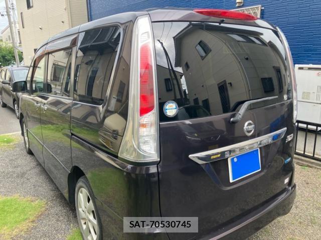 Nissan SERENA 2011-11 8661463-5