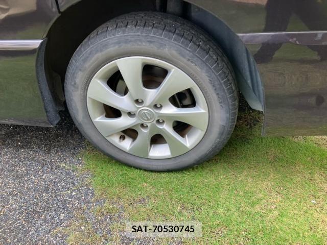 Nissan SERENA 2011-11 8661463-6