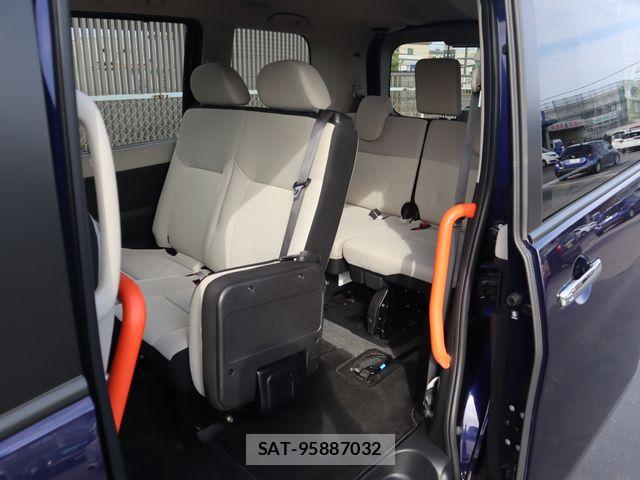Nissan SERENA 2023-08 8661422-9