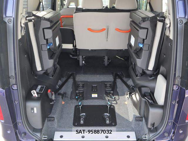 Nissan SERENA 2023-08 8661422-2