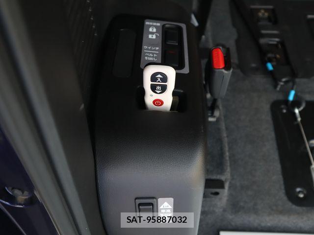 Nissan SERENA 2023-08 8661422-3