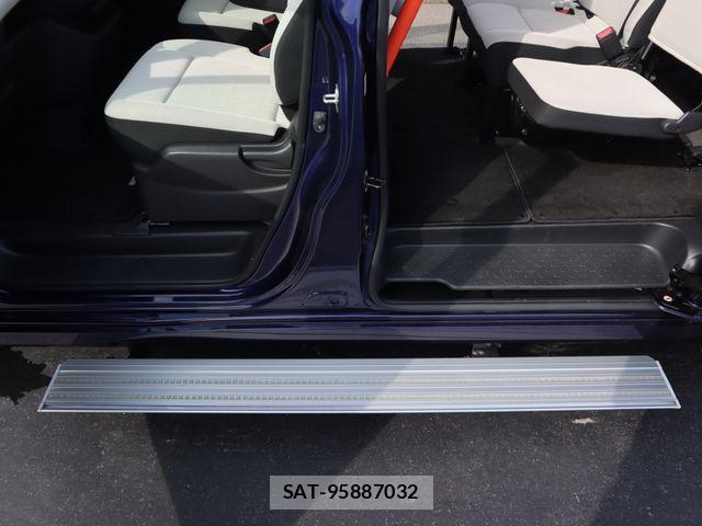 Nissan SERENA 2023-08 8661422-6