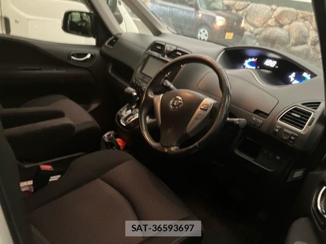 Nissan SERENA 2012-04 8666879-11