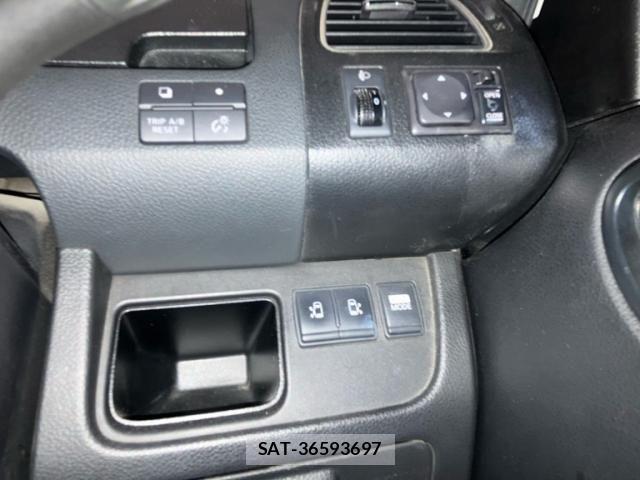 Nissan SERENA 2012-04 8666879-22