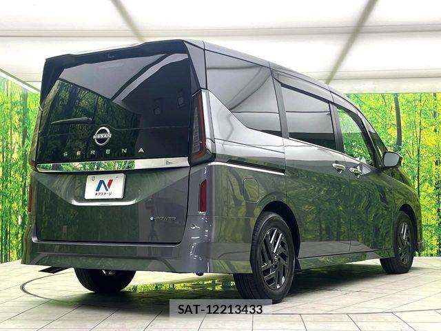 Nissan SERENA 2026-04 8686495-17