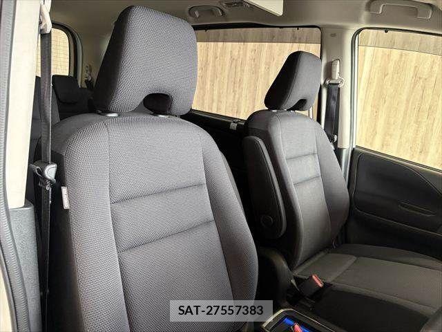 Nissan SERENA 2018-03 8686519-8