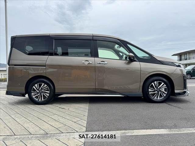 Nissan SERENA 2025-07 8745690-11