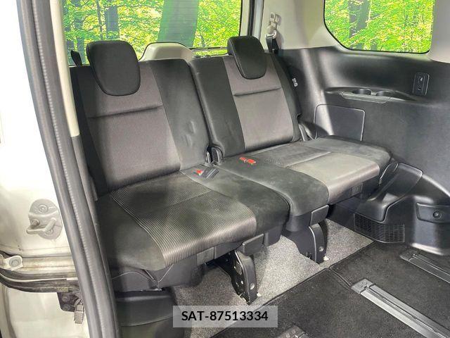 Nissan SERENA 2018-10 8745718-9