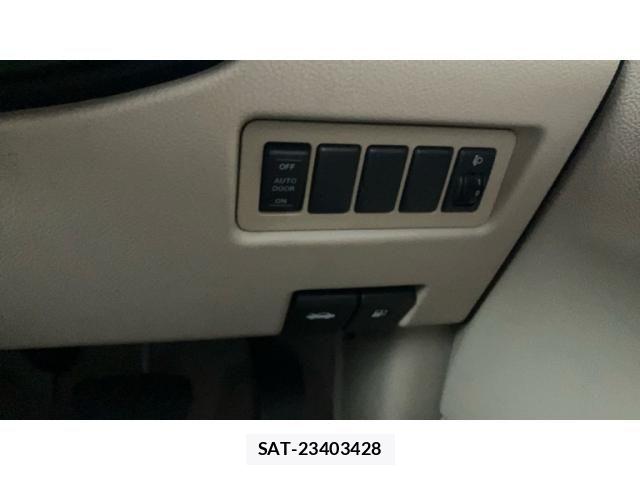 Nissan SERENA 2010-03 8745729-21