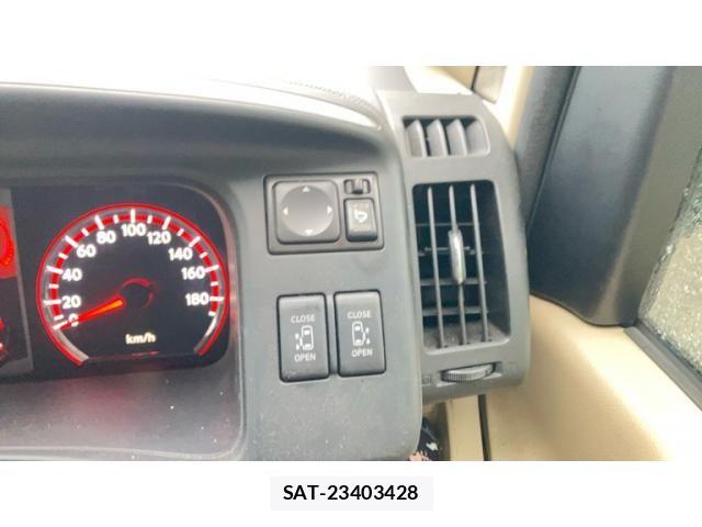 Nissan SERENA 2010-03 8745729-22