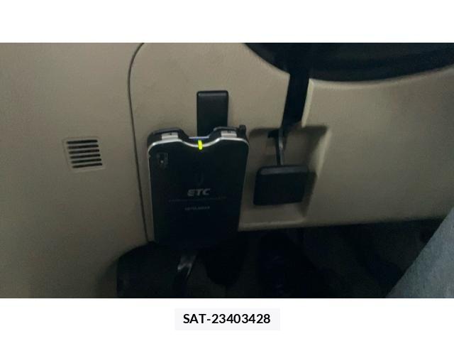 Nissan SERENA 2010-03 8745729-28