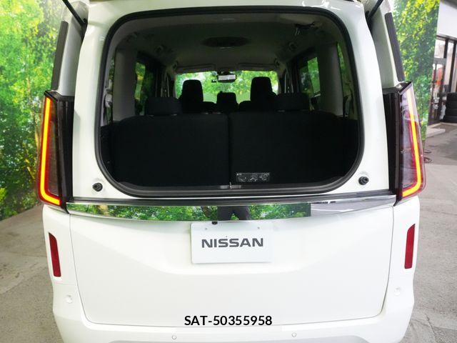 Nissan SERENA 2024-04 8745711-27