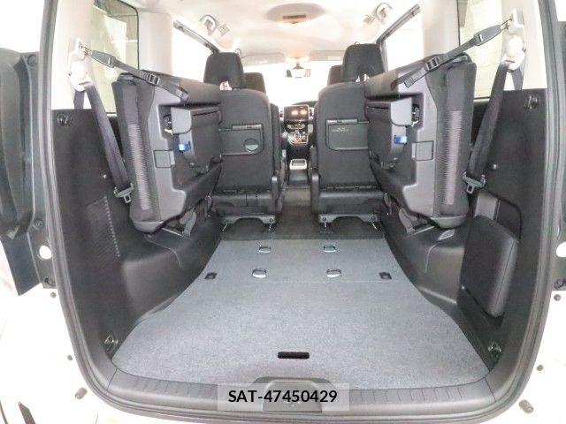 Nissan SERENA 2022-10 8745704-12