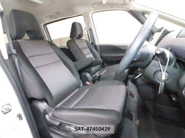 Nissan SERENA 2022-10 8745704-3