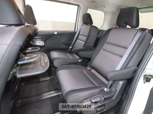 Nissan SERENA 2022-10 8745704-7
