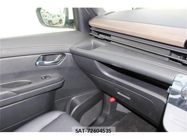 Nissan SERENA 2022-12 8745695-29