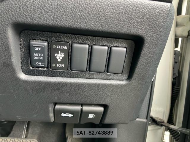 Nissan SERENA 2009-09 8745740-9