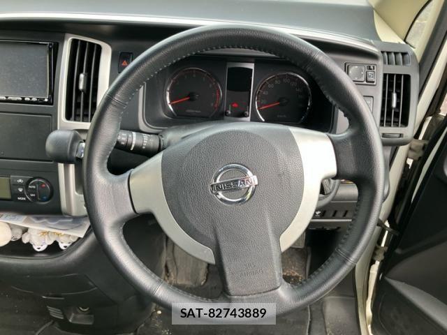 Nissan SERENA 2009-09 8745740-12