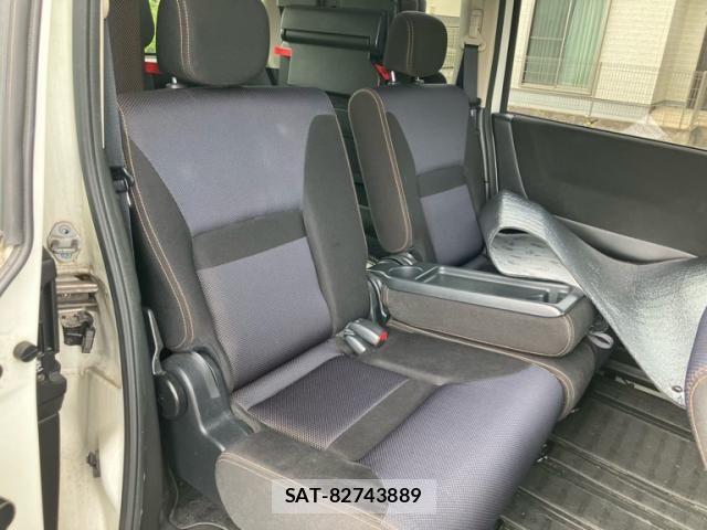 Nissan SERENA 2009-09 8745740-5