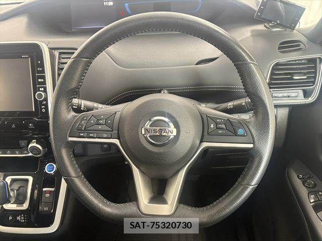 Nissan SERENA 2018-04 8745719-10