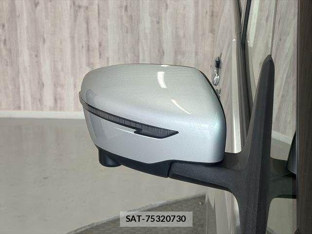 Nissan SERENA 2018-04 8745719-21