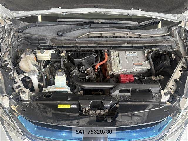 Nissan SERENA 2018-04 8745719-27