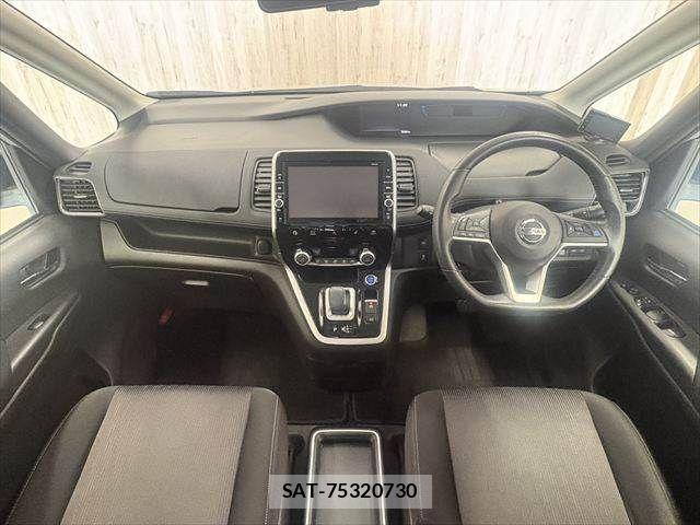 Nissan SERENA 2018-04 8745719-2
