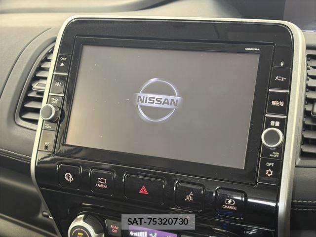 Nissan SERENA 2018-04 8745719-3