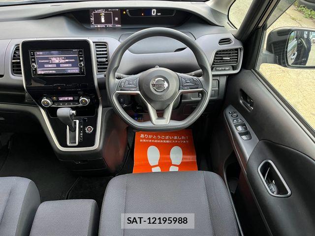 Nissan SERENA 2017-10 8745726-12