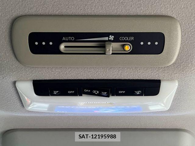 Nissan SERENA 2017-10 8745726-23