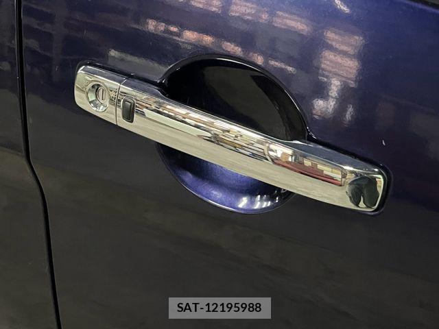 Nissan SERENA 2017-10 8745726-24