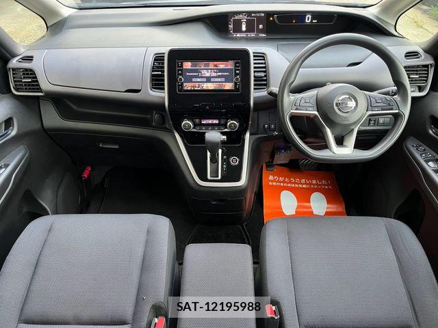 Nissan SERENA 2017-10 8745726-2