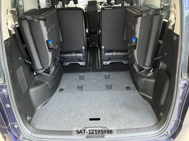 Nissan SERENA 2017-10 8745726-29