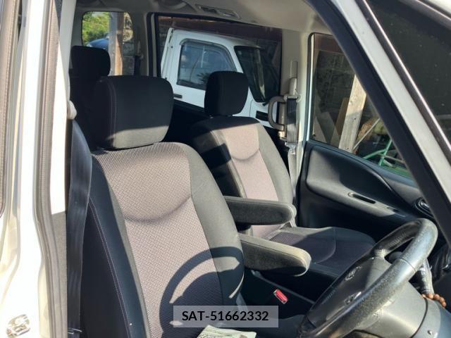 Nissan SERENA 2012-02 8745751-10