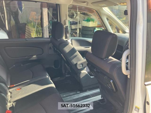 Nissan SERENA 2012-02 8745751-11