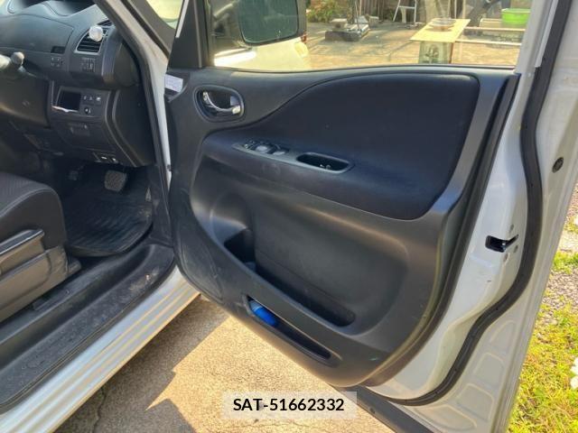 Nissan SERENA 2012-02 8745751-8