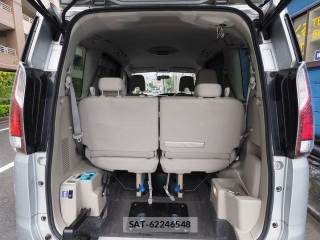 Nissan SERENA 2017-07 8745722-18